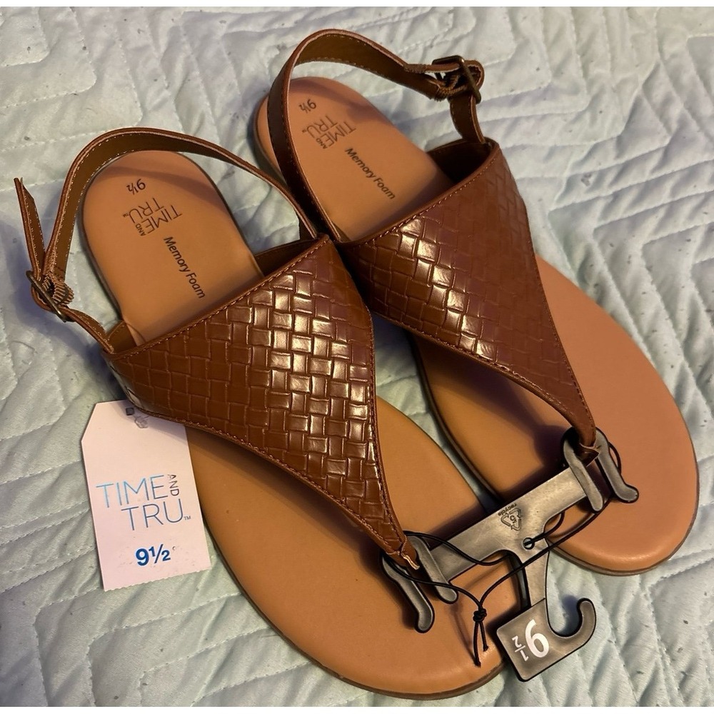 NEW Time and Tru Women's Brown Faux Leather Hooded‎ Flat Thong Sandals, 9.5